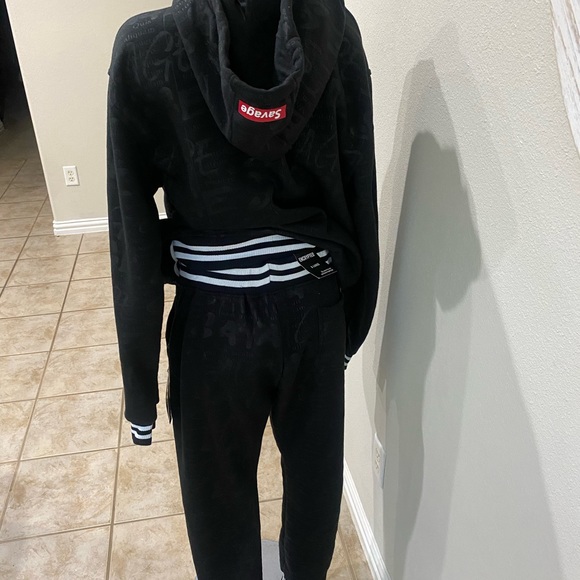 Encrypted - Picture 2 of 4